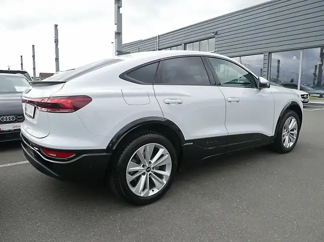 Audi Q6 e-tron view 4