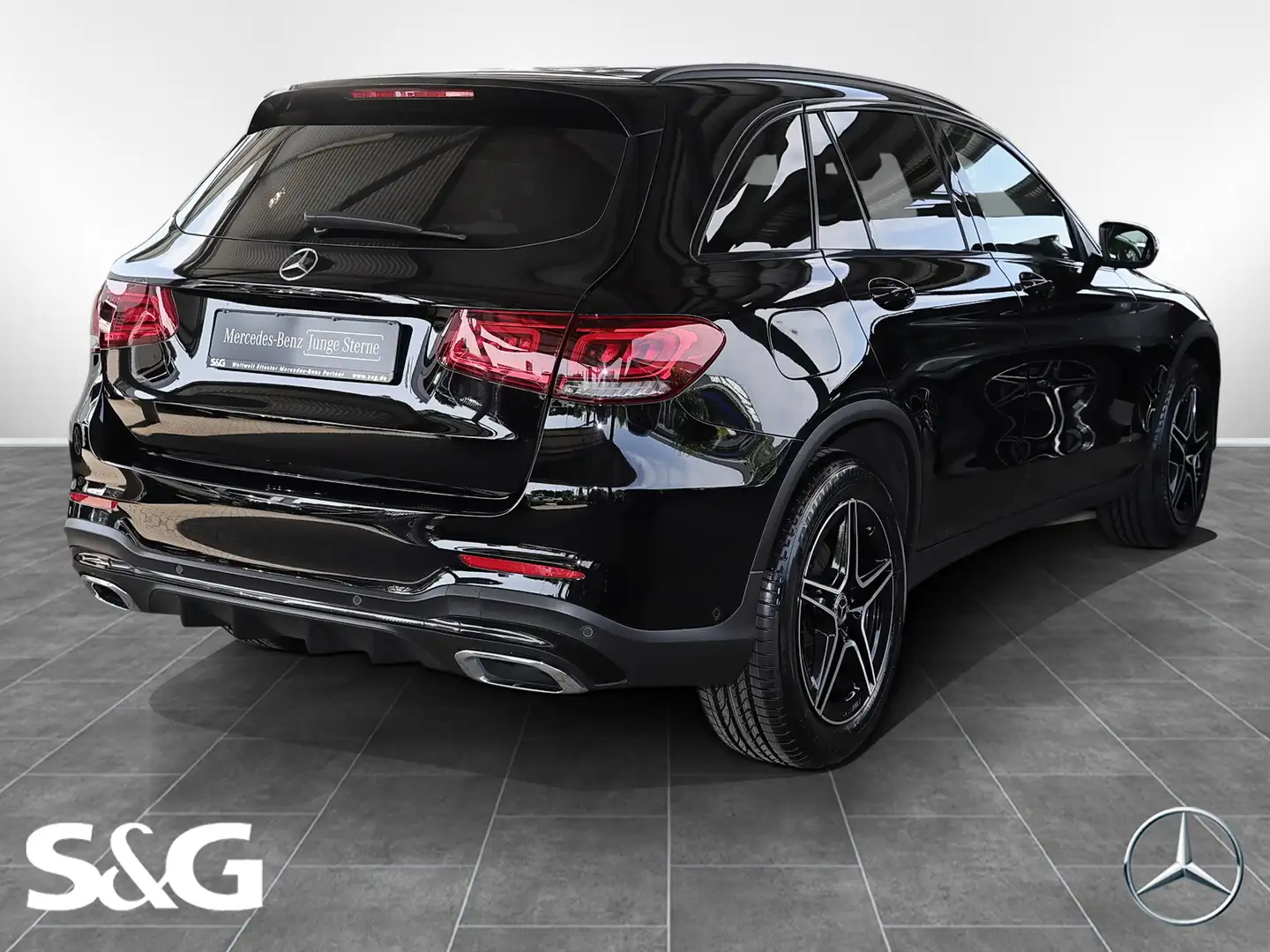 Mercedes-Benz GLC 300 d 4M AMG CARPLAY+KAMERA+NIGHT PAKET+19" Black - 2