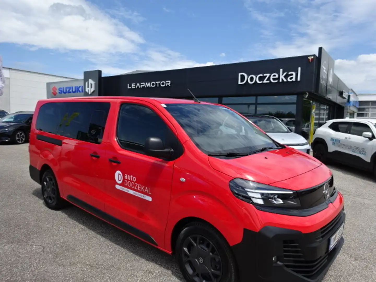 Opel Vivaro Kombi 2,0 Diesel S&S XL Aut. Rot - 1