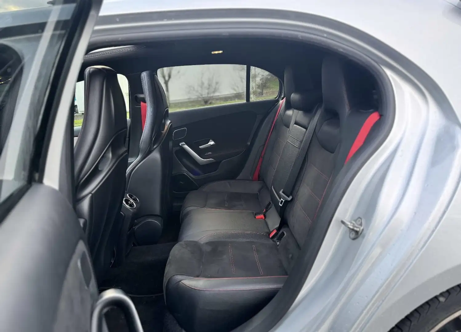 Mercedes-Benz A 35 AMG 4Matic Speedshift DCT 7G - 2