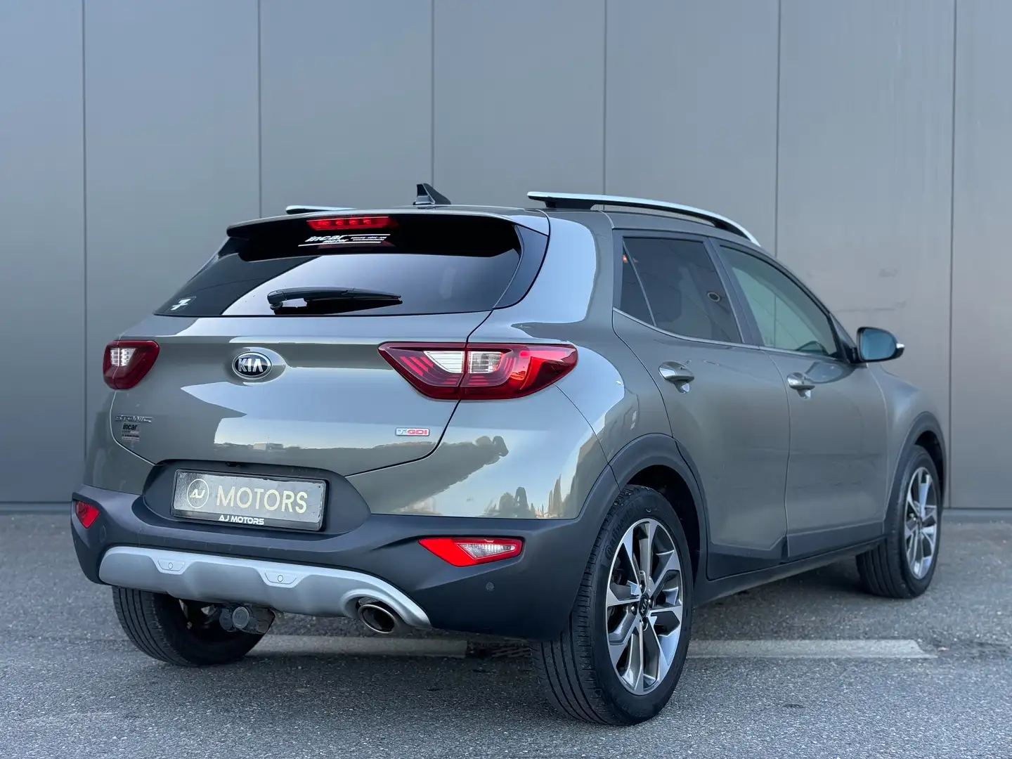 Kia Stonic 1.0T 120cv - Boite Auto. - Sense - GPS - Caméra Gris - 2