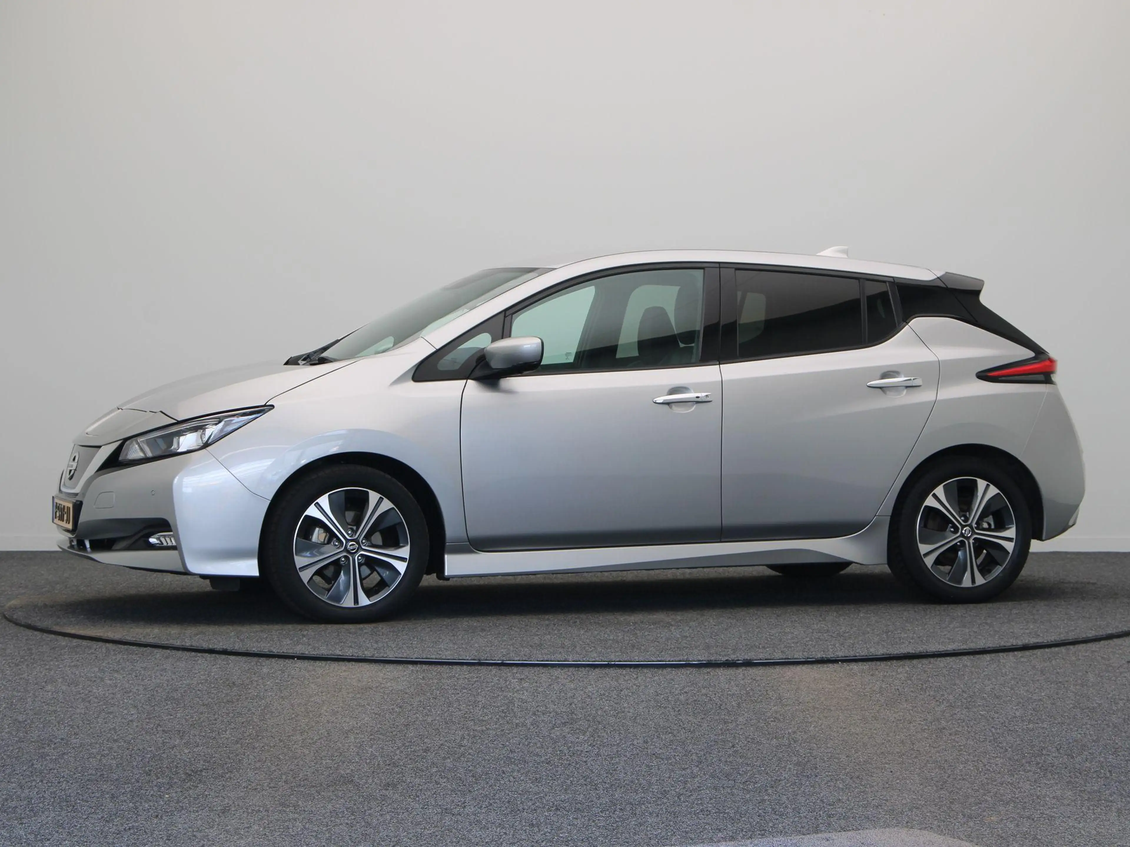 Nissan Leaf Tekna 40 kWh | SOH 91% | Leder | Led | Stoel en st — photo 13