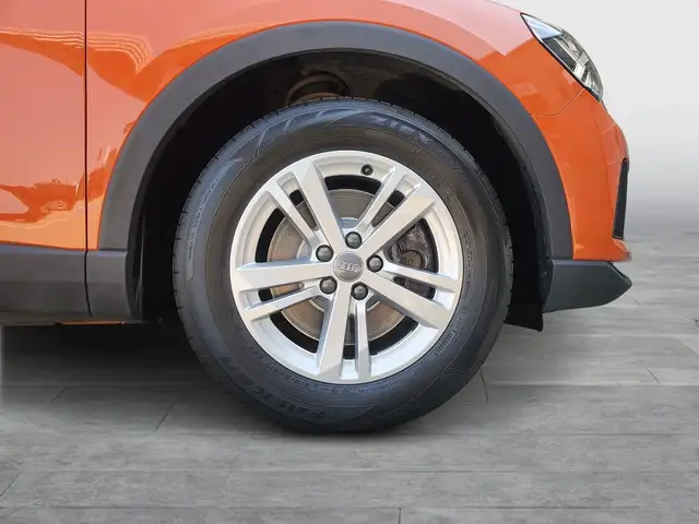 Audi Q3 view 7