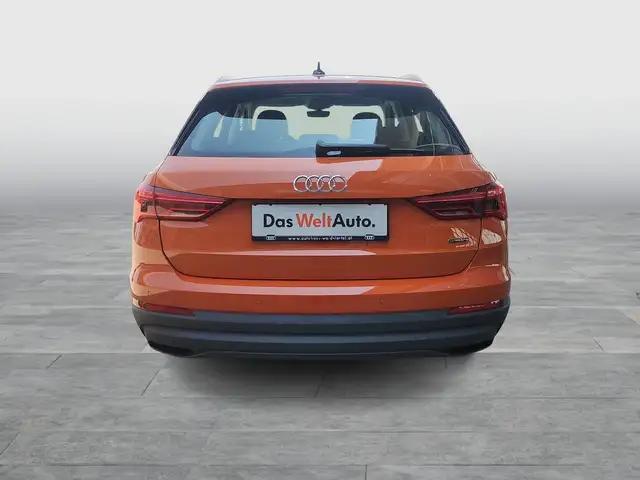 Audi Q3 view 5