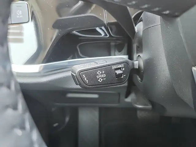 Audi Q3 view 11