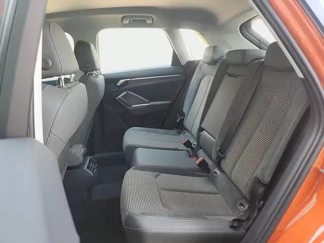 Audi Q3 view 29