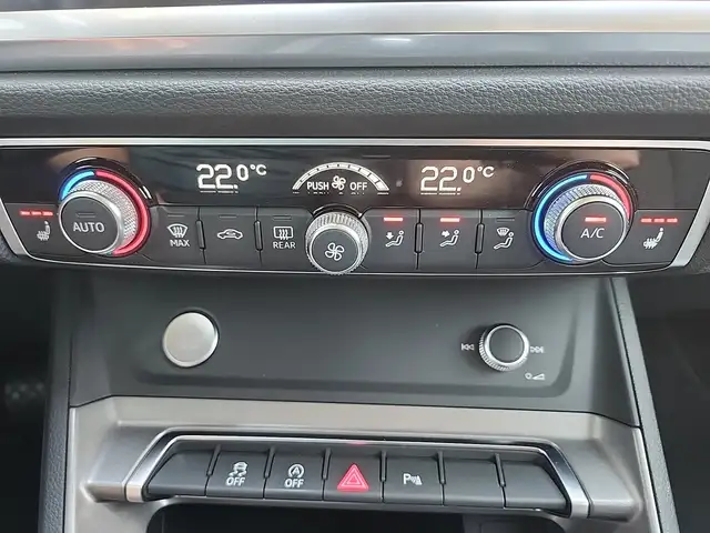 Audi Q3 view 27