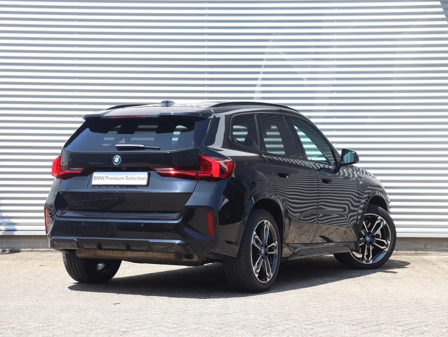 BMW X1 xDrive25e | M Sportpakket | Panodak | Getint Glas Noir - 2