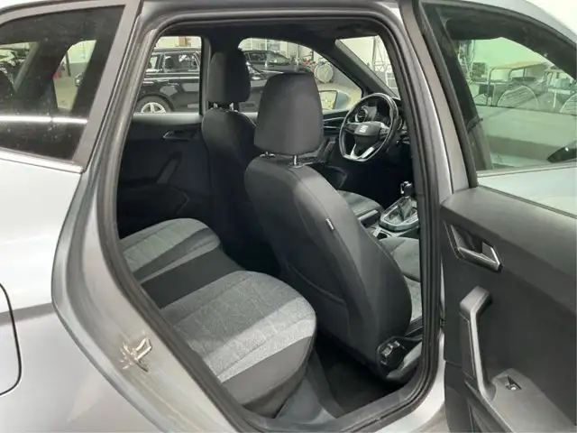 Seat Arona view 9