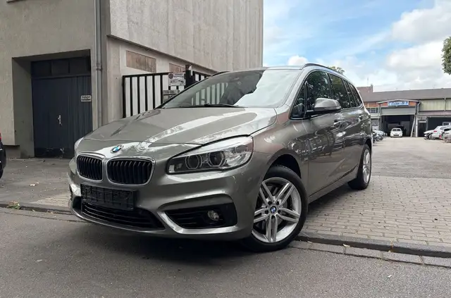 BMW 220 i Gran Tourer Sport Line Automa./Pano/LED/SHZ