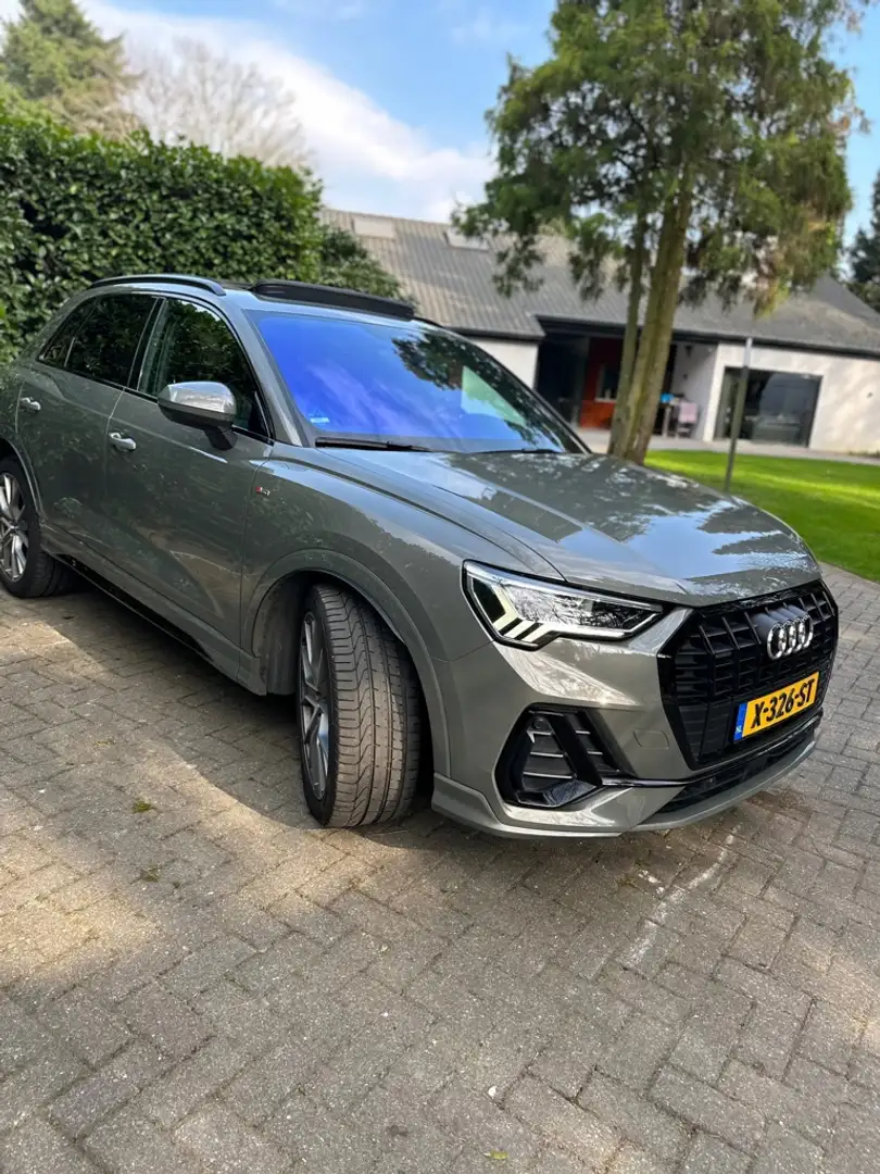 Audi Q3 40 TDI quattro S Line edition one pano virtual 3x Gris - 2