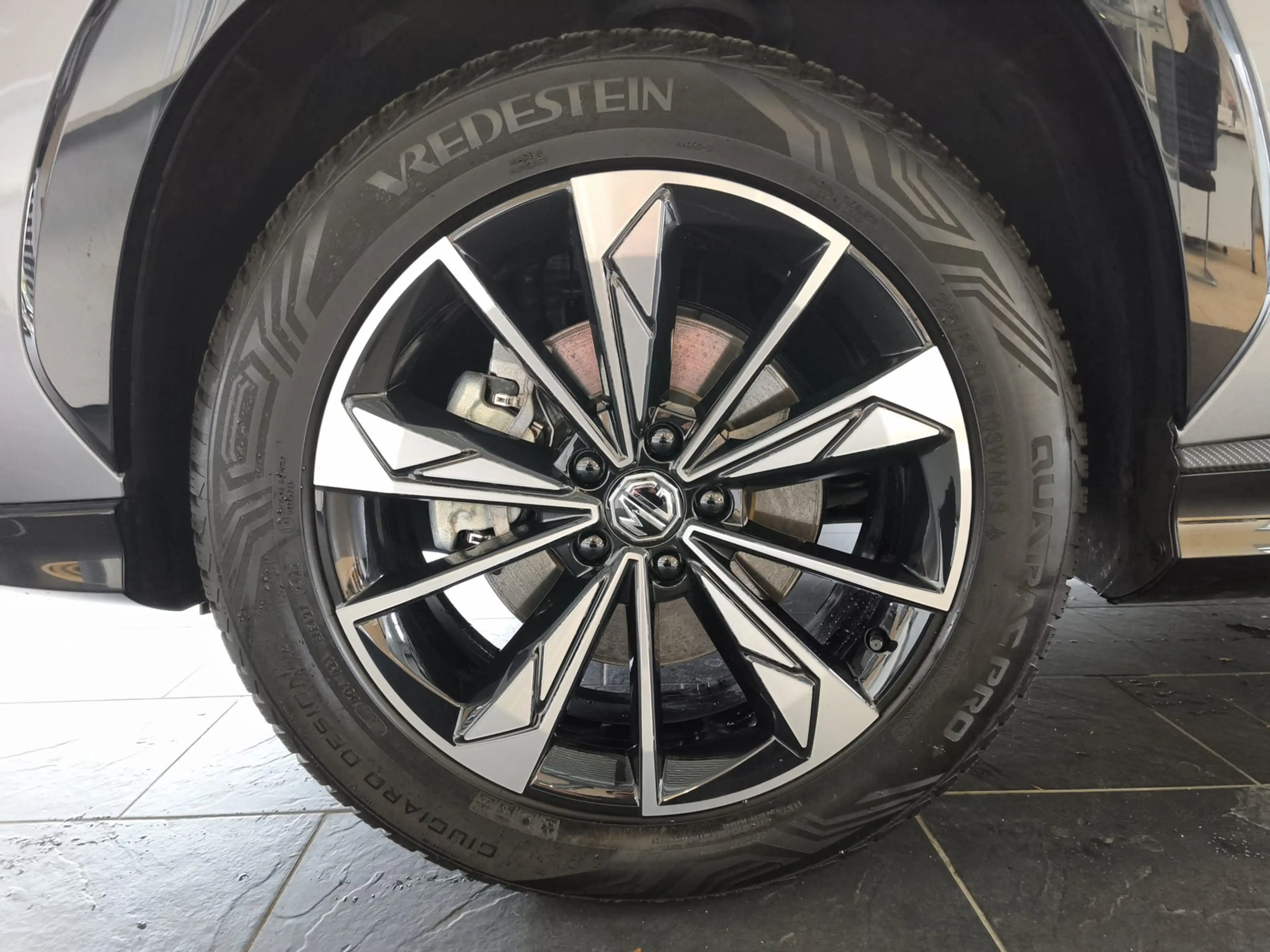 MG HS 1.5 T GDI 125 kW Luxury Aut./LED/LEDER/|360° — photo 14