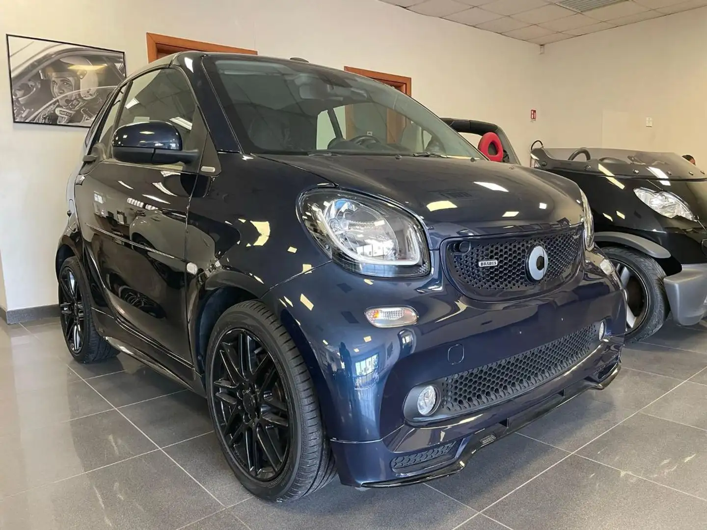 smart brabus 0.9cc BRABUS TAILOR MADE CABRIO 109cv NAVI SENSORI Albastru - 1