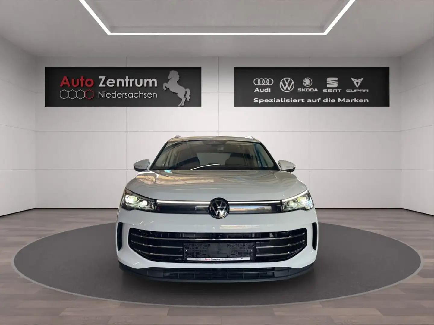 Volkswagen Tiguan 1.5 eTSI Elegance AHK*CarPlay*CAM*Massage Weiß - 2