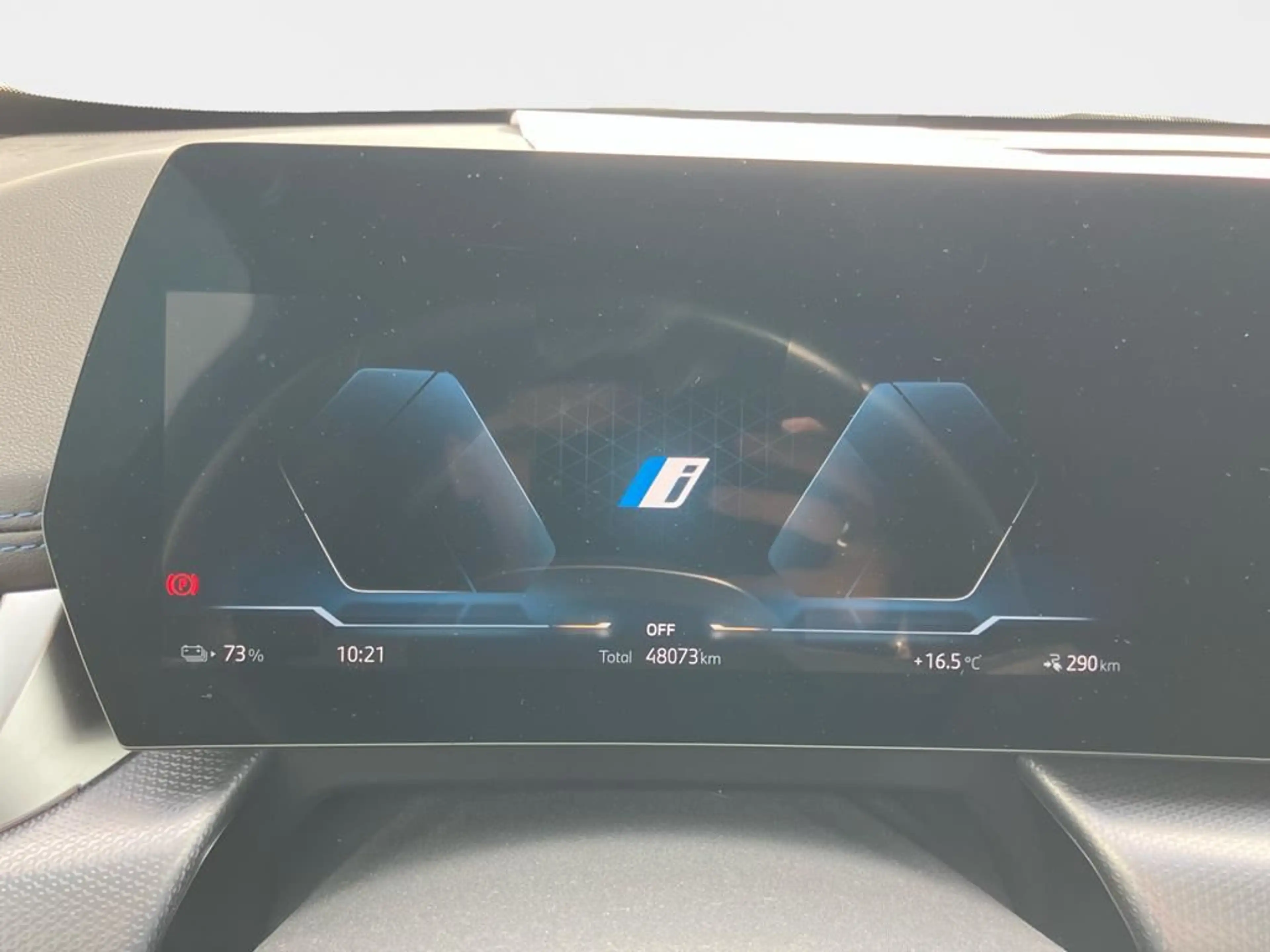 BMW iX1 M Sport — photo 14
