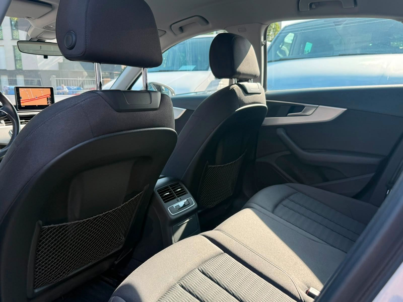 Audi A4 Lim. *LED*Temp*Automatik*Keyless*AHK — photo 9
