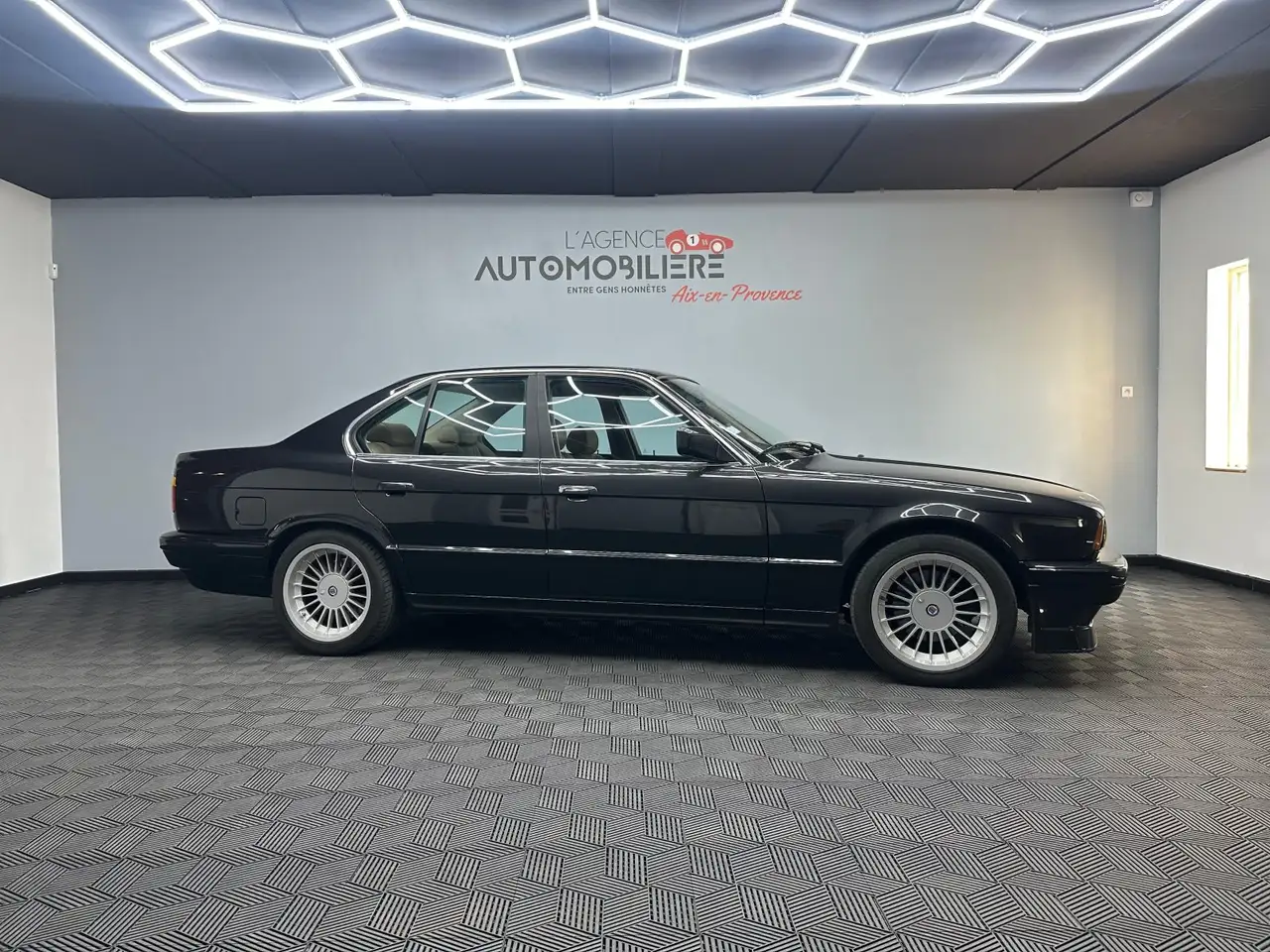 BMW 535 (E34) BERLINE 535i 3.4 211 Ch, foto 2