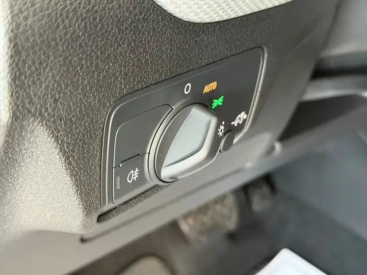 Audi Q2 2.0 Advanced 35 TDI 2022, foto 4