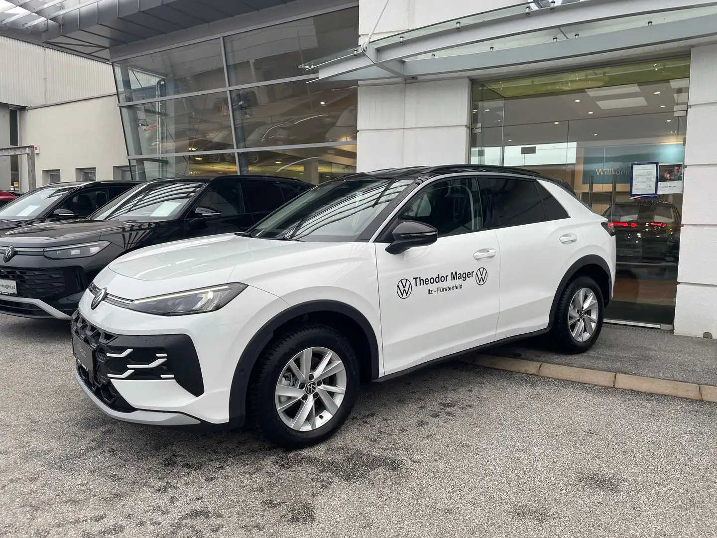 Volkswagen T-Roc Life eTSI DSG Weiß - 2