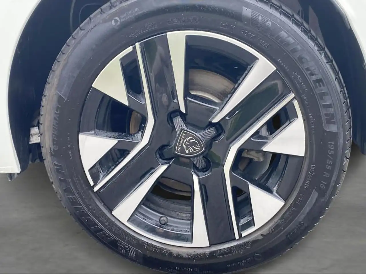 Peugeot 208 Allure 136 Auto Electric, миниатюра 29