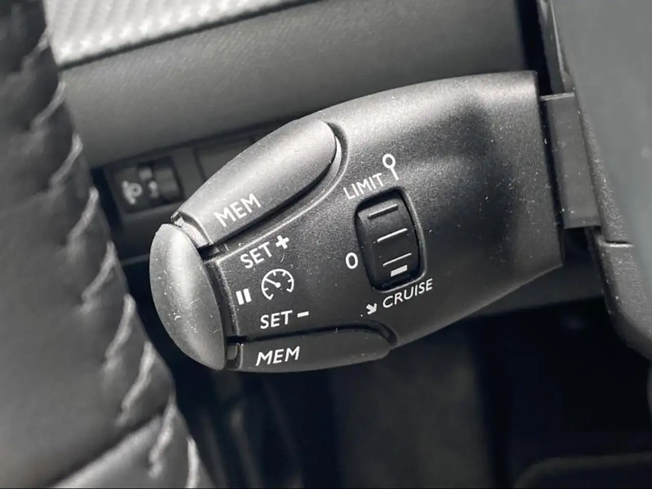 Peugeot 208 Allure 136 Auto Electric, миниатюра 28
