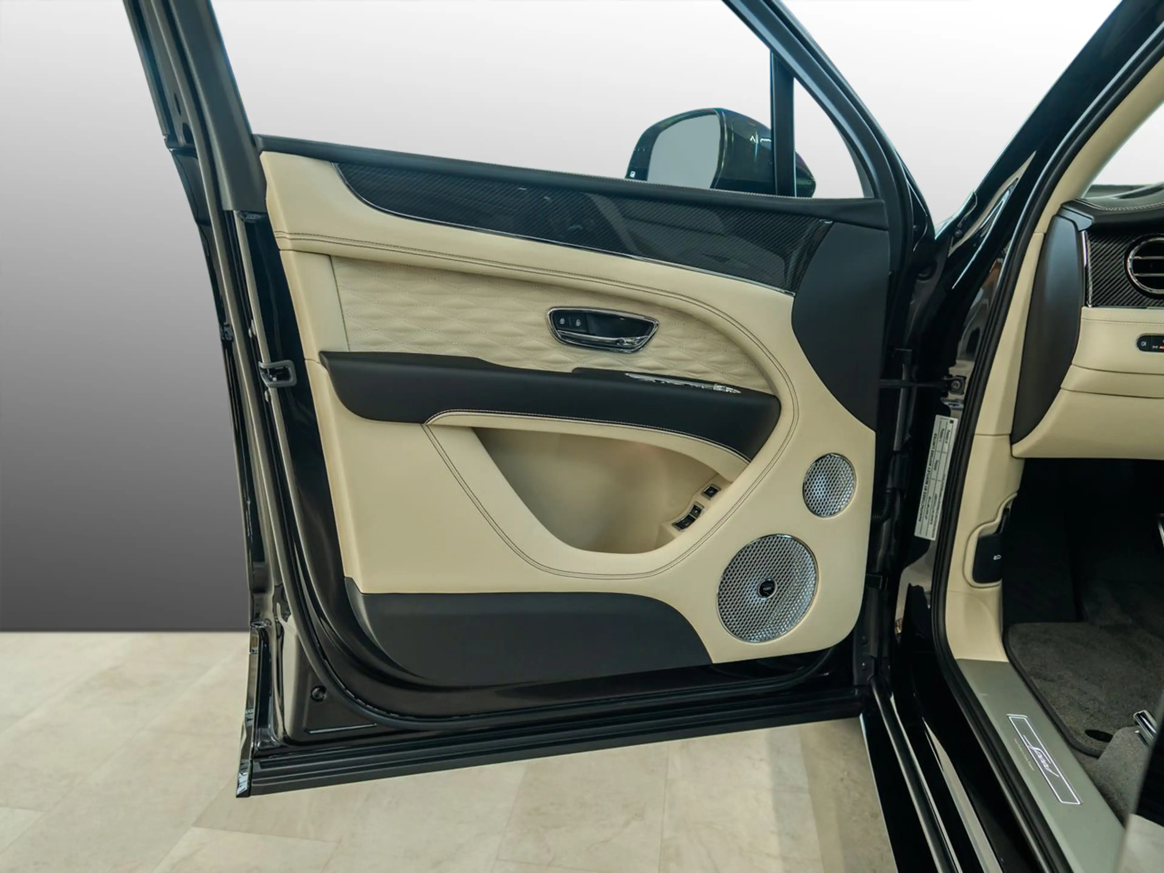 Bentley Bentayga Speed/NAIM/Parking Heater/Black Line — photo 8