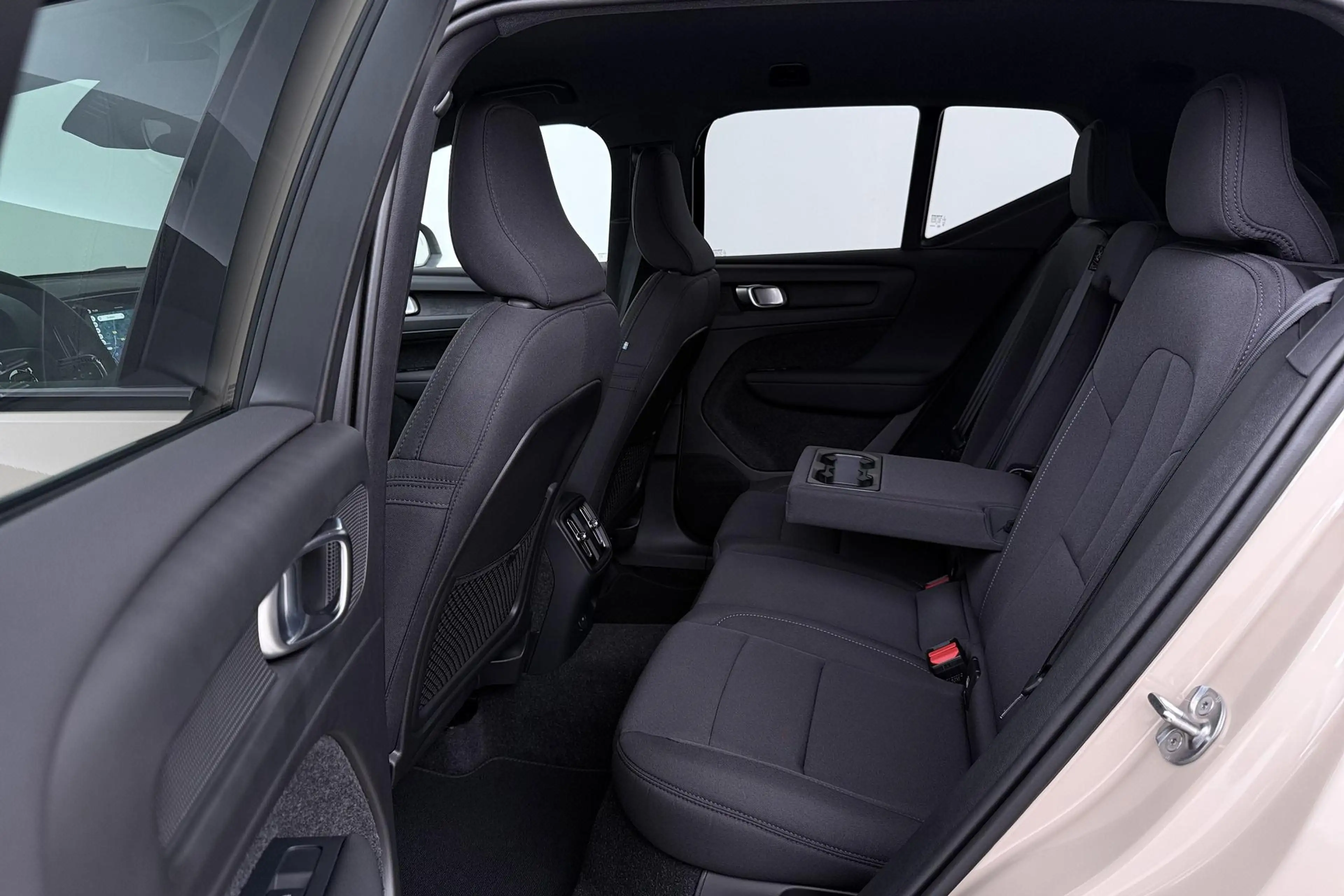 Volvo EX40 Twin Motor Plus 82 kWh | ACC | Harman/Kardon | 360 — photo 40