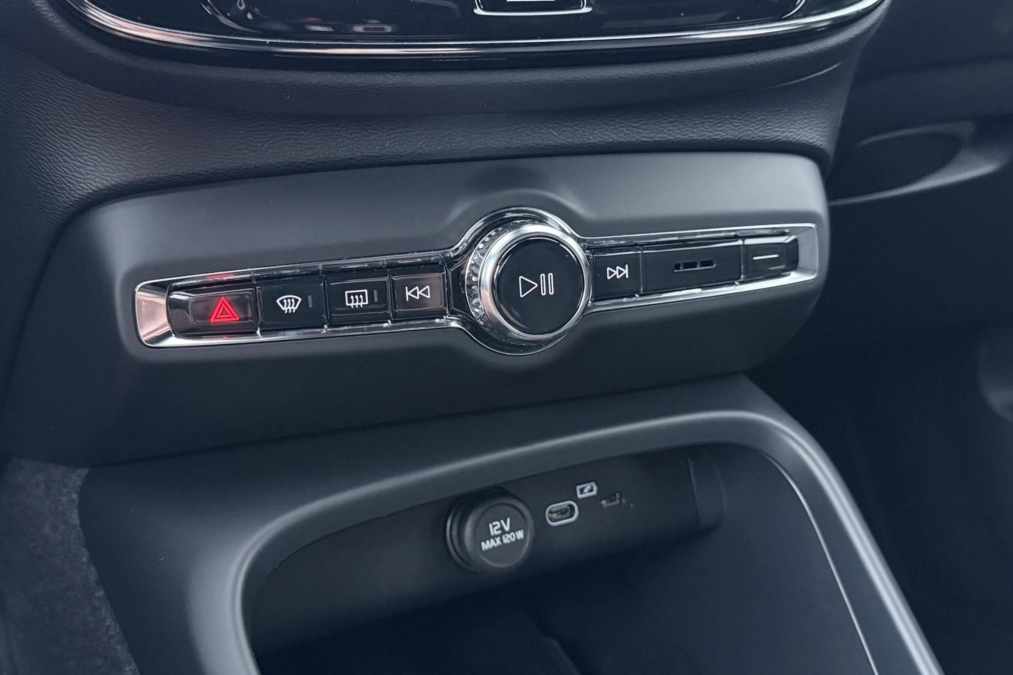 Volvo EX40 Twin Motor Plus 82 kWh | ACC | Harman/Kardon | 360 — photo 30