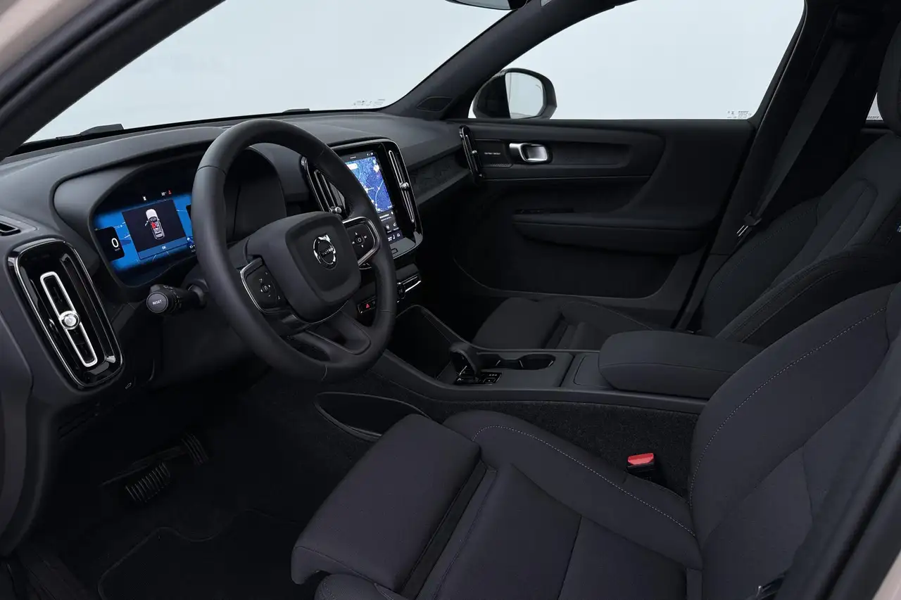 Volvo EX40 2026