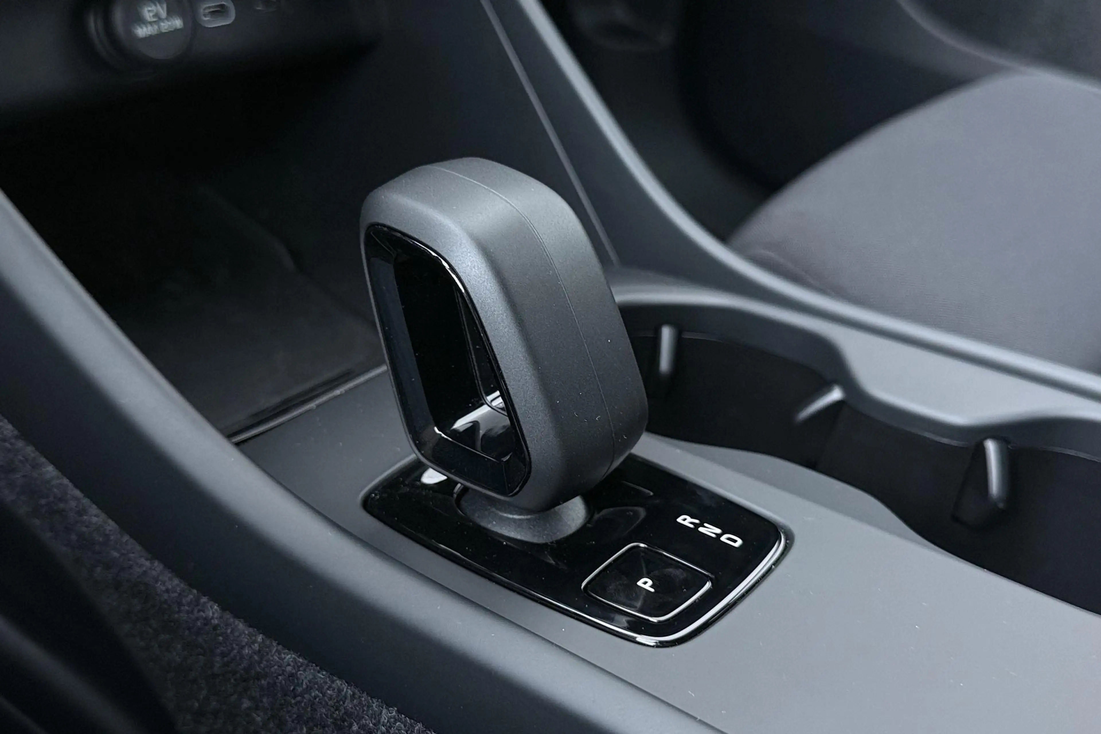 Volvo EX40 Twin Motor Plus 82 kWh | ACC | Harman/Kardon | 360 — photo 31