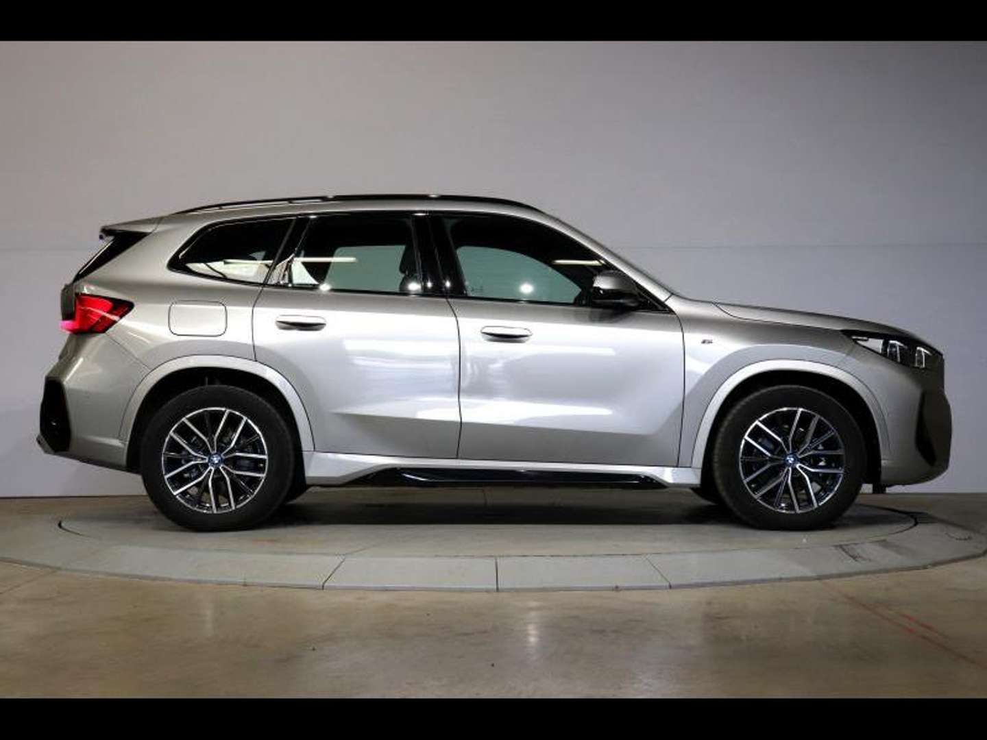BMW IX1 EDrive20 M Sport -  - Joinsteer - #2