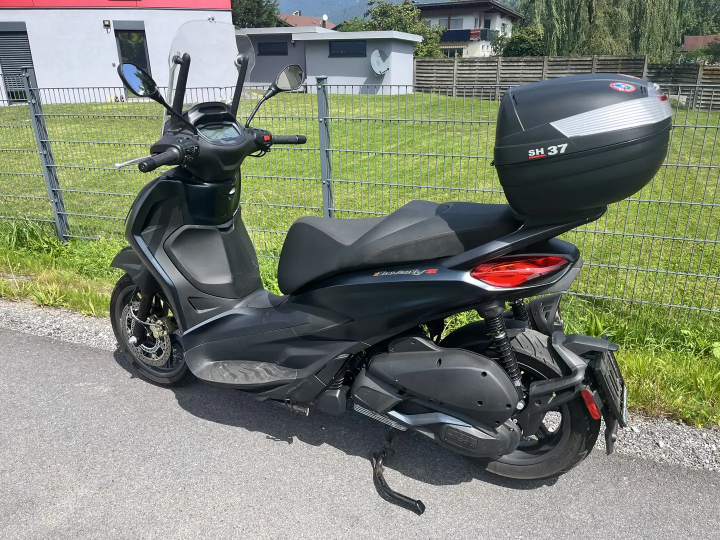 Piaggio Beverly 300 HPE Schwarz - 2