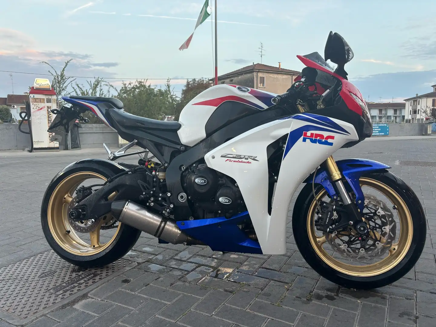 Honda CBR 1000 RR Fireblade HRC ceechi oro - 2