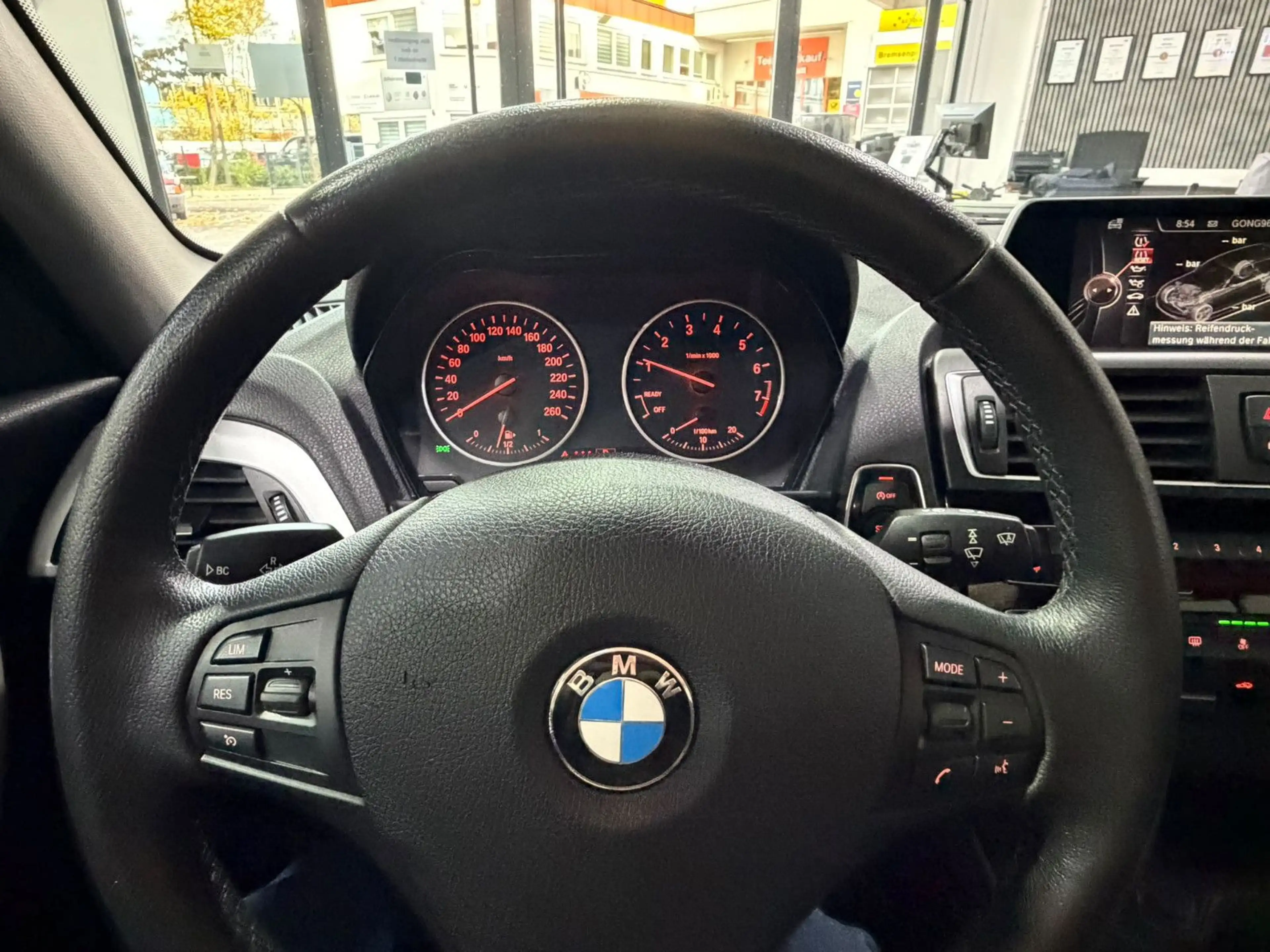 BMW 118 i Automatik*Advantage*Navi*PDC*Shz* — photo 14