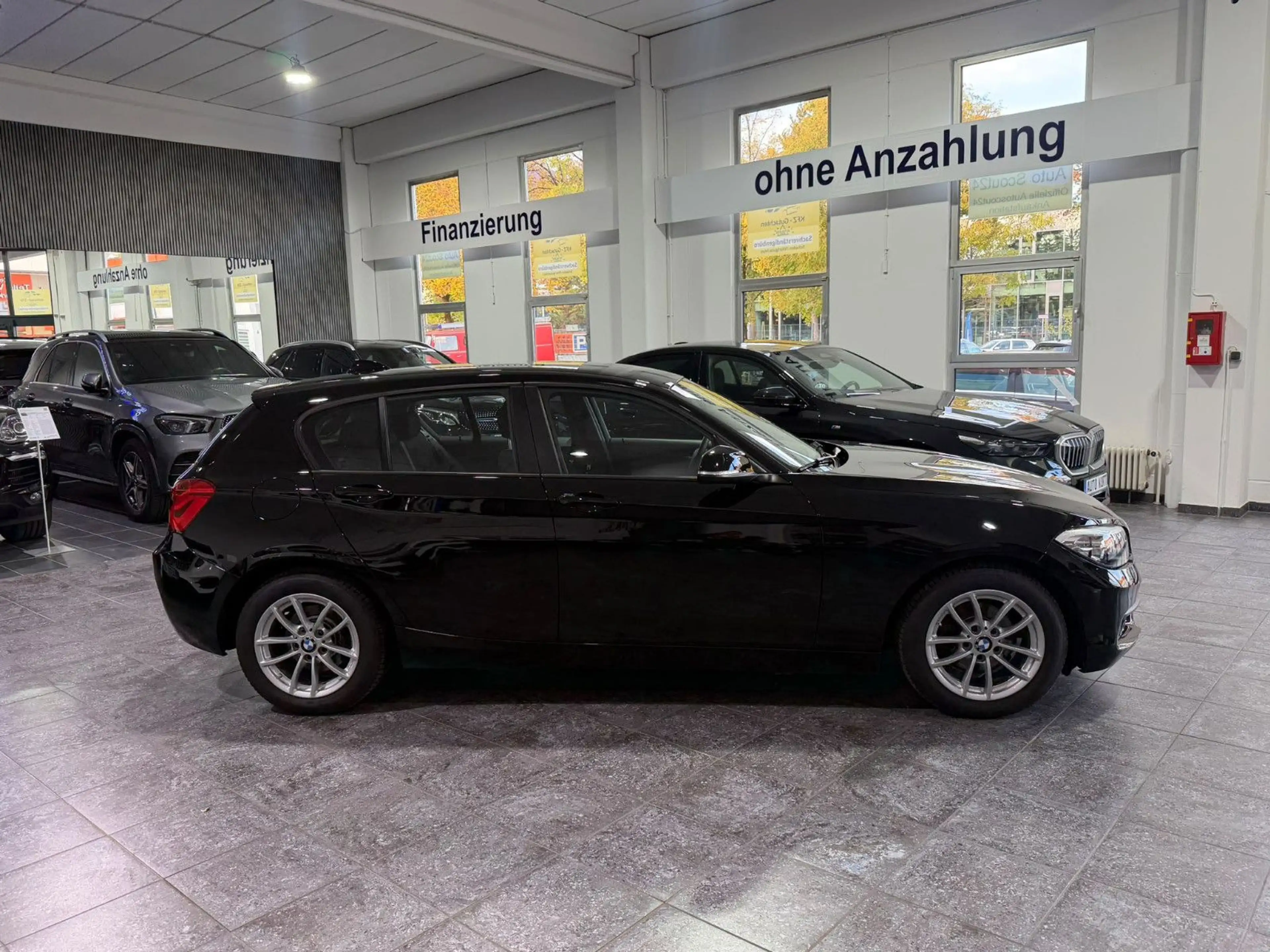 BMW 118 i Automatik*Advantage*Navi*PDC*Shz* — photo 6