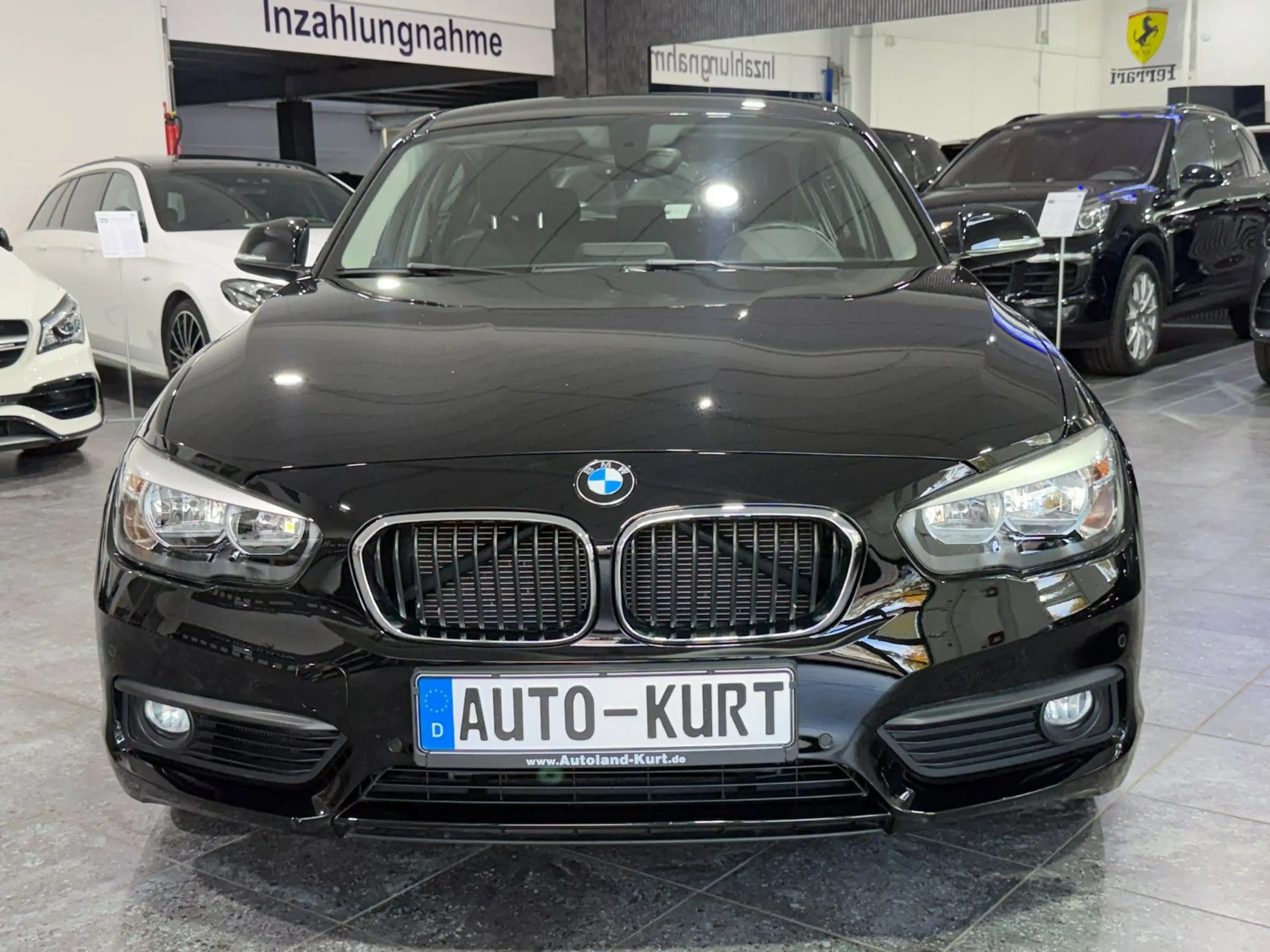 BMW 118 i Automatik*Advantage*Navi*PDC*Shz* — photo 3