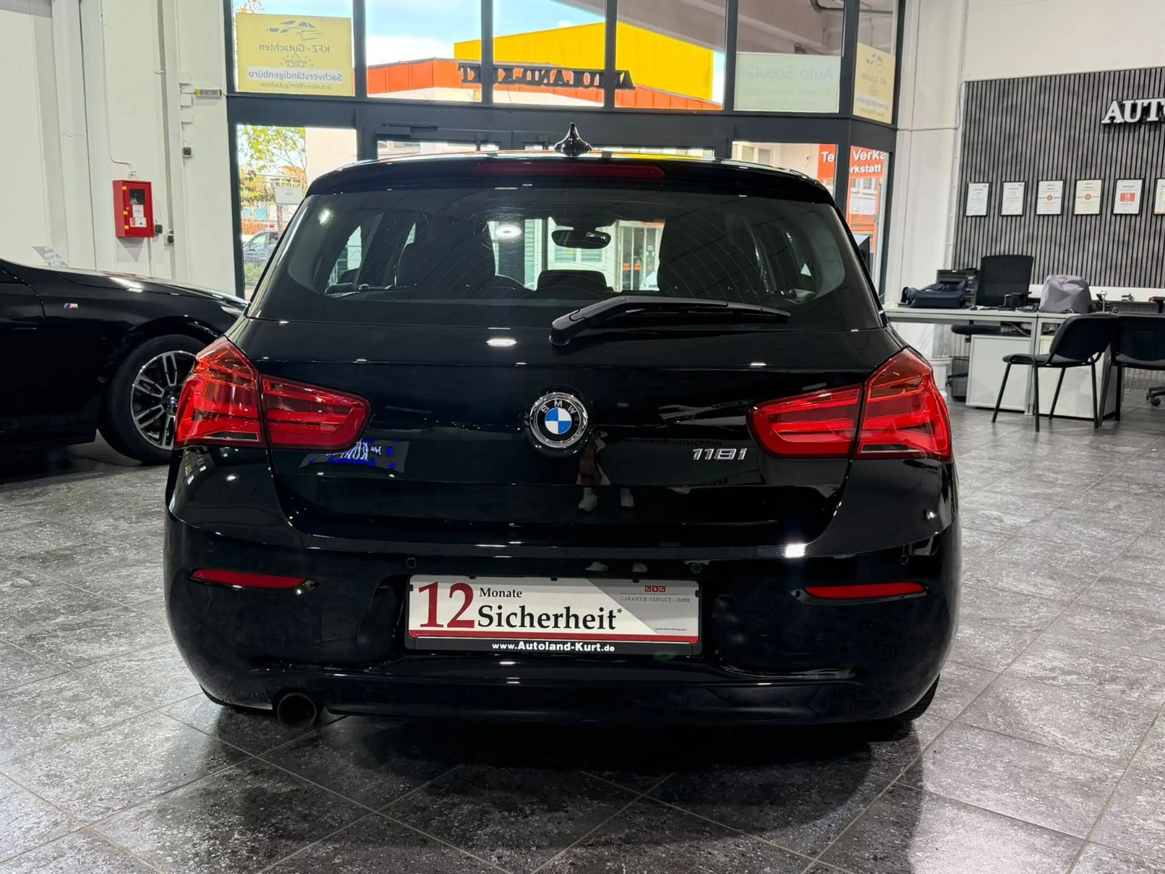 BMW 118 i Automatik*Advantage*Navi*PDC*Shz* — photo 9