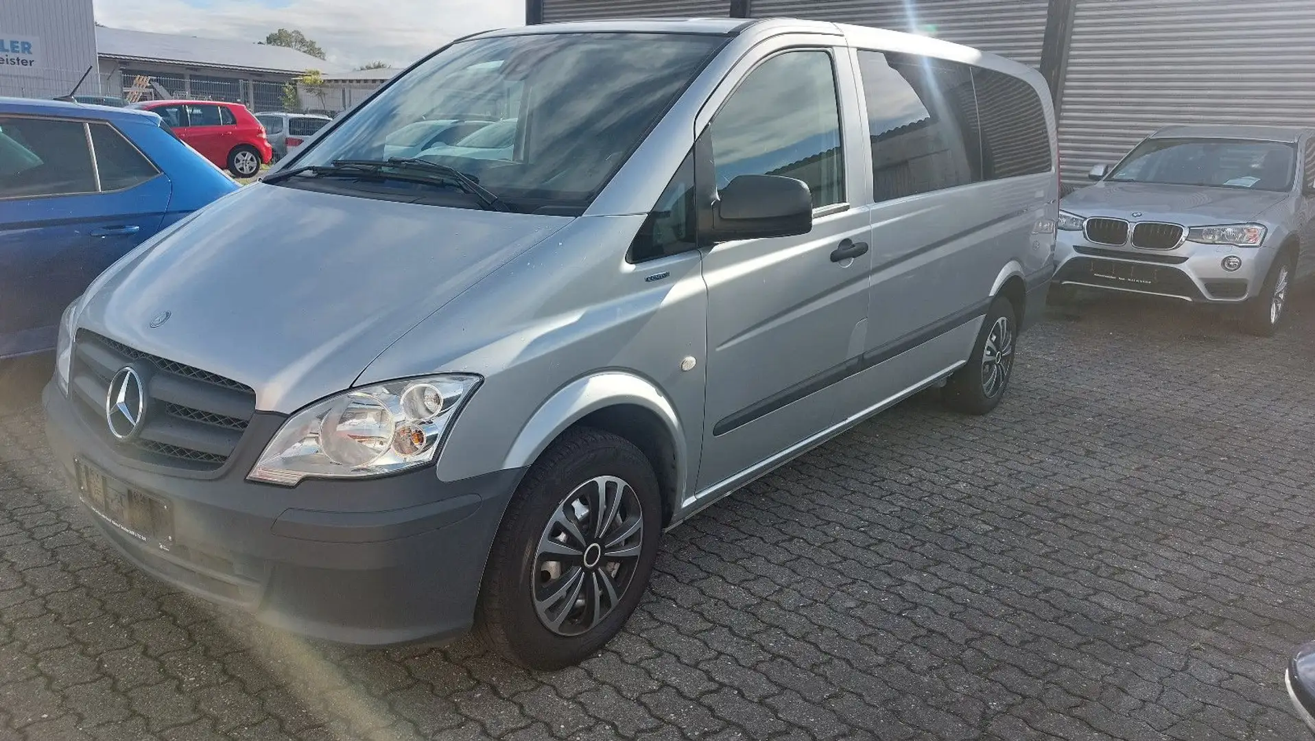 Mercedes-Benz Vito Kombi 113 CDI lang Silber - 1