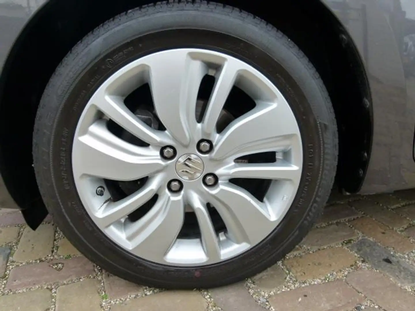 Suzuki Swift 1.2 Select Smart Hybrid, LMV/CARPLAY/CAMERA Grau - 2