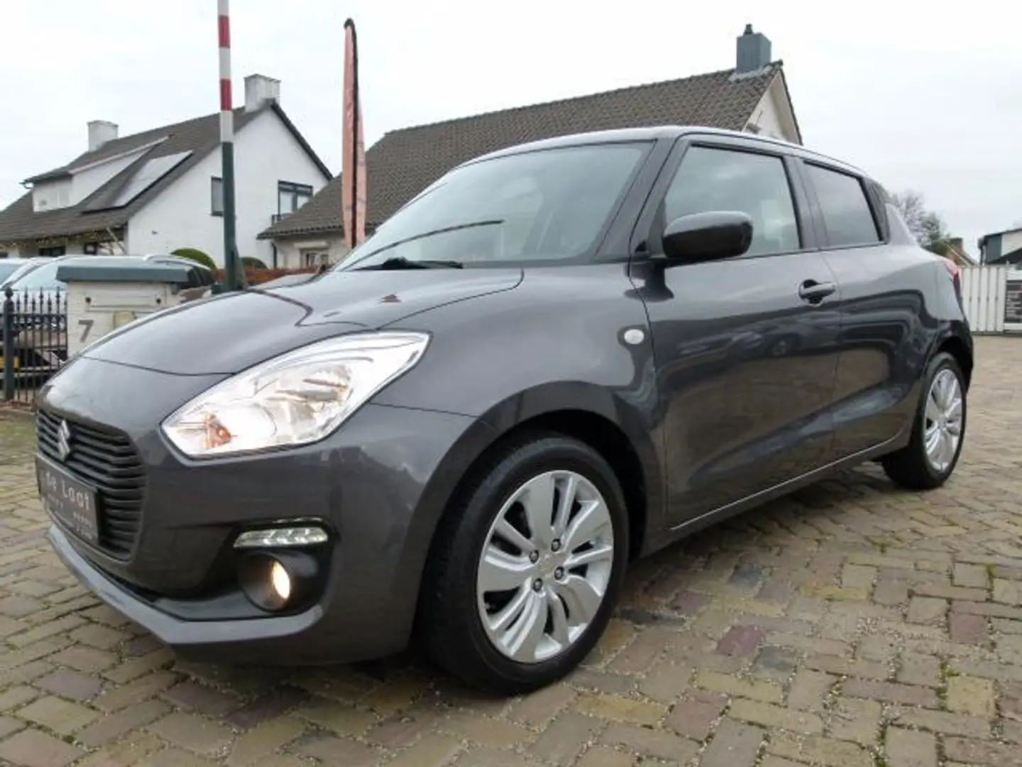 Suzuki Swift 1.2 Select Smart Hybrid, LMV/CARPLAY/CAMERA Grau - 1