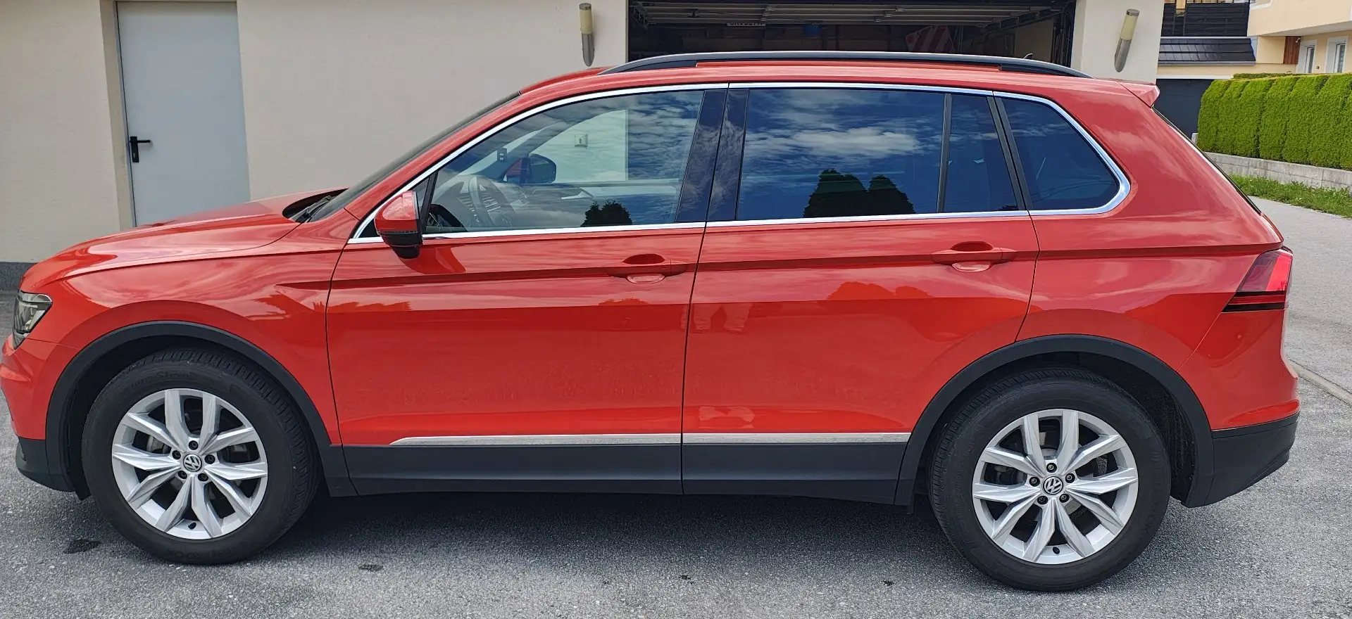 Volkswagen Tiguan 2,0 TDI SCR Comfortline DSG Orange - 2