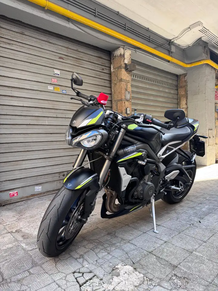 Triumph Street Triple RS