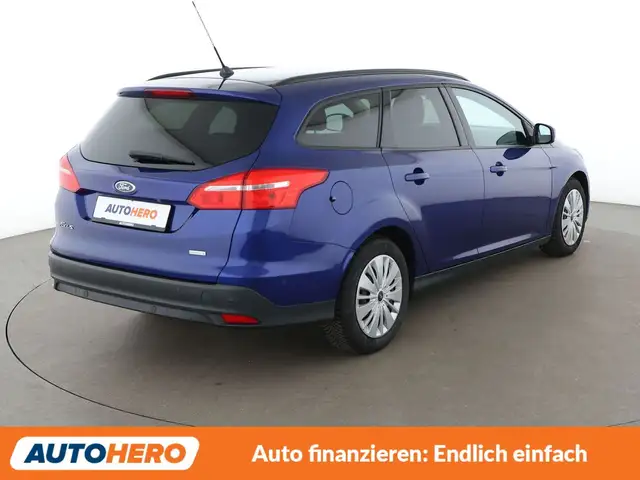 Ford Focus view 6