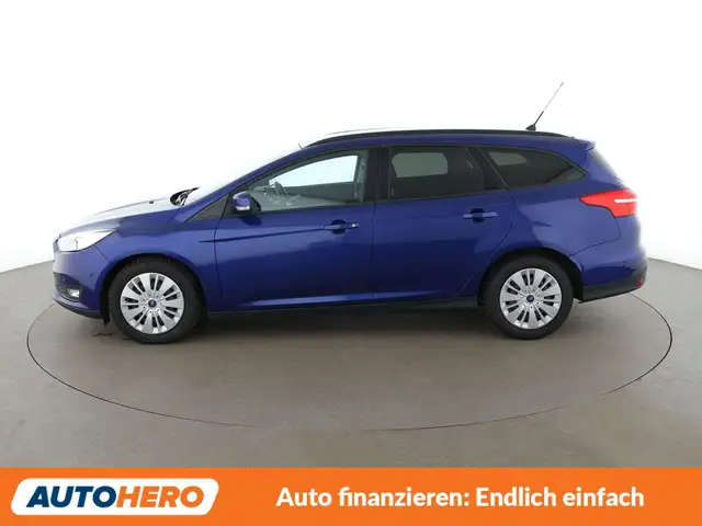 Ford Focus view 3