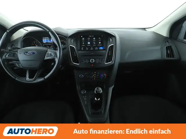Ford Focus view 12