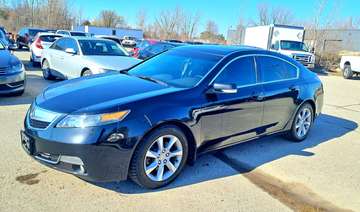 4dr Sdn Auto 2WD w/Tech Pkg