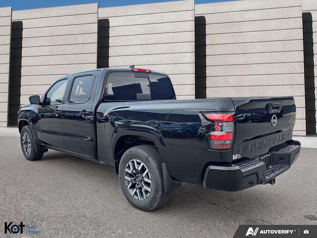 2025 Nissan Frontier SL 4X4, One Owner, Navigation, Sunroof, Wireless P — photo 1