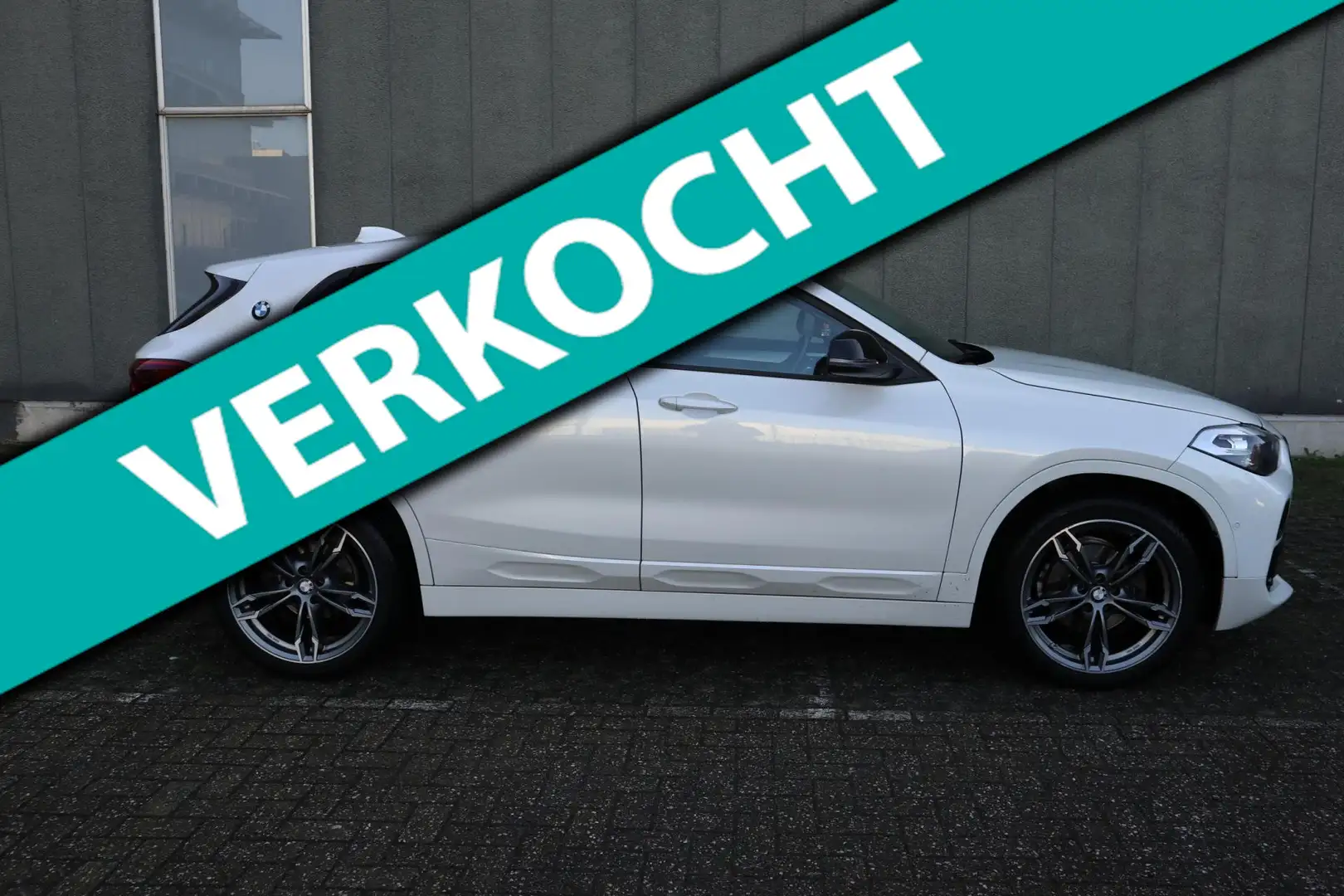 BMW X2 1.8i sDrive Lefhebber Edition Blanco - 1