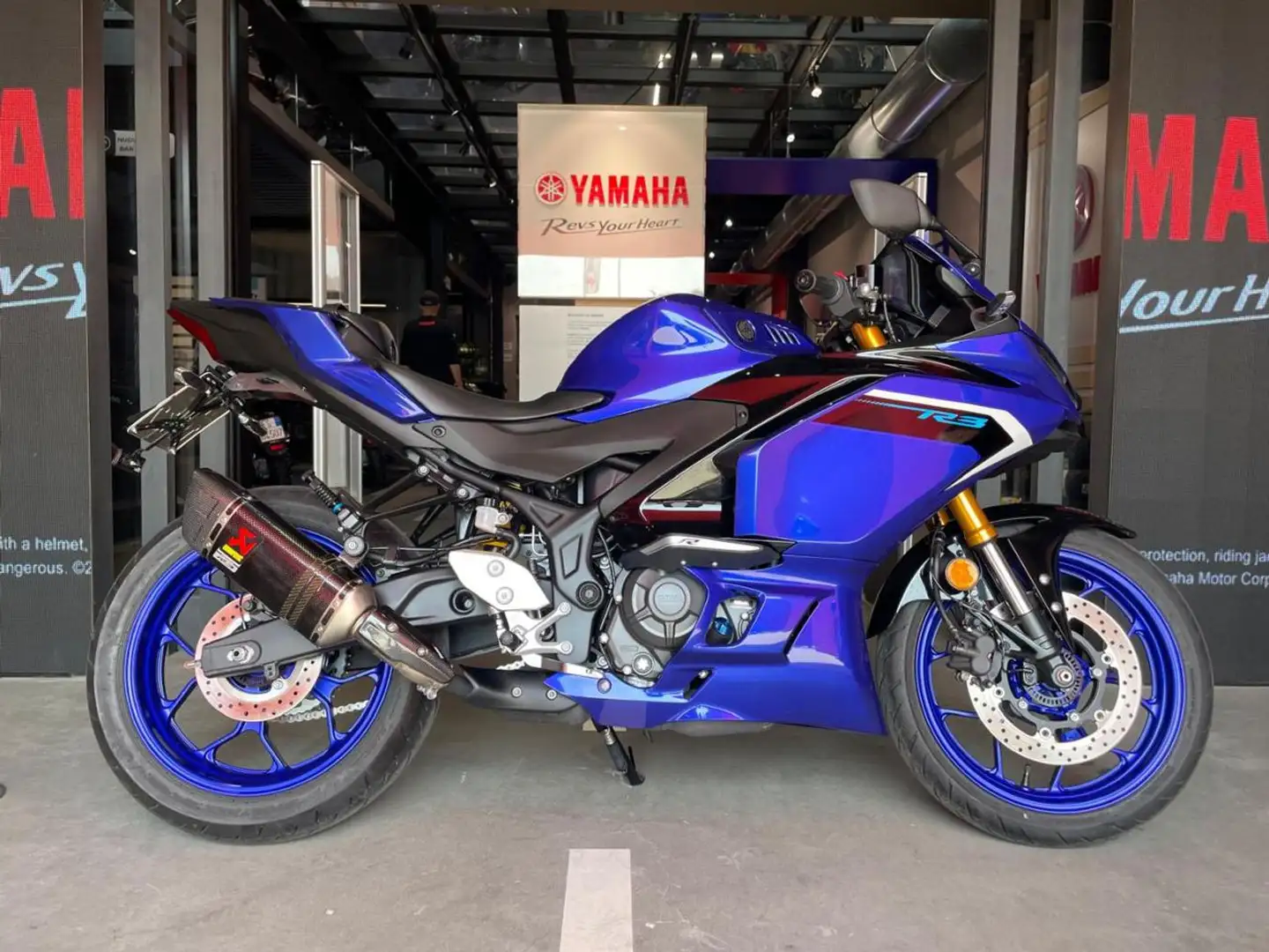 Yamaha R 3 . Šedá - 1