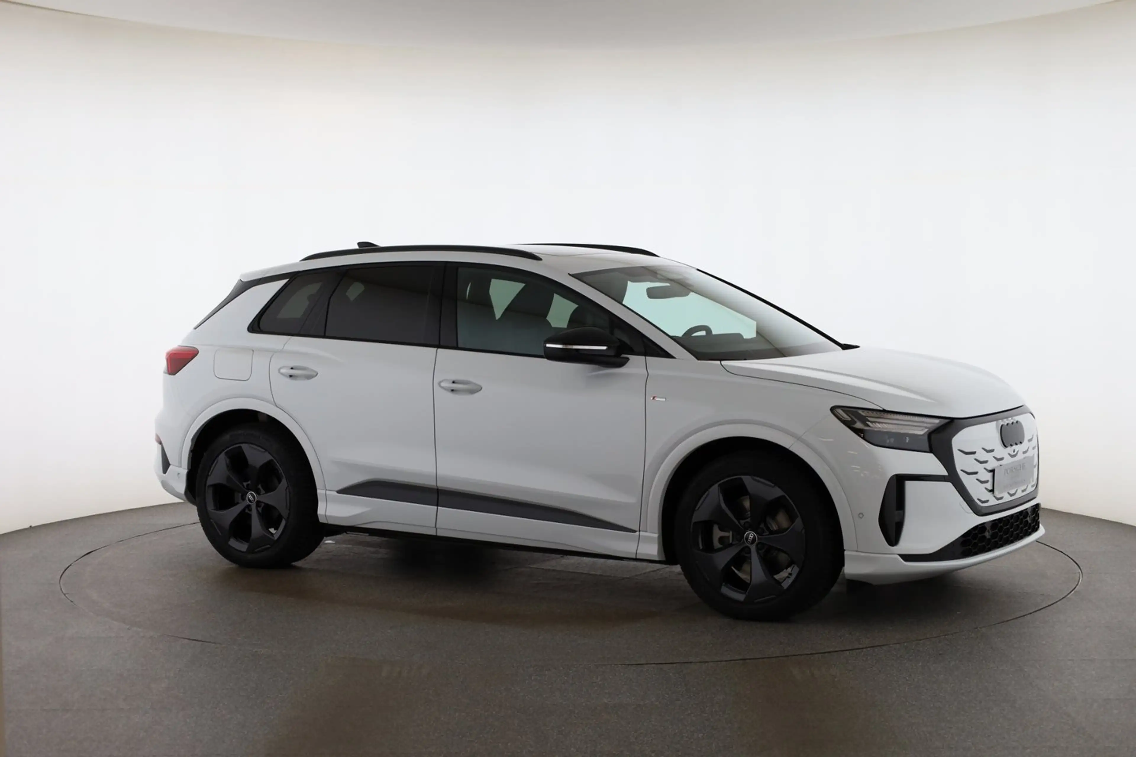 Audi Q4 e-tron quattro — photo 3